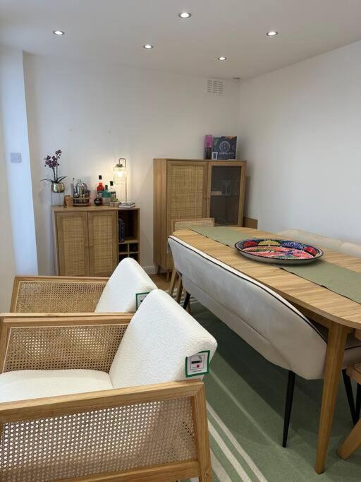Stylish, Smart & Fun 4 Bed Home 伦敦 外观 照片